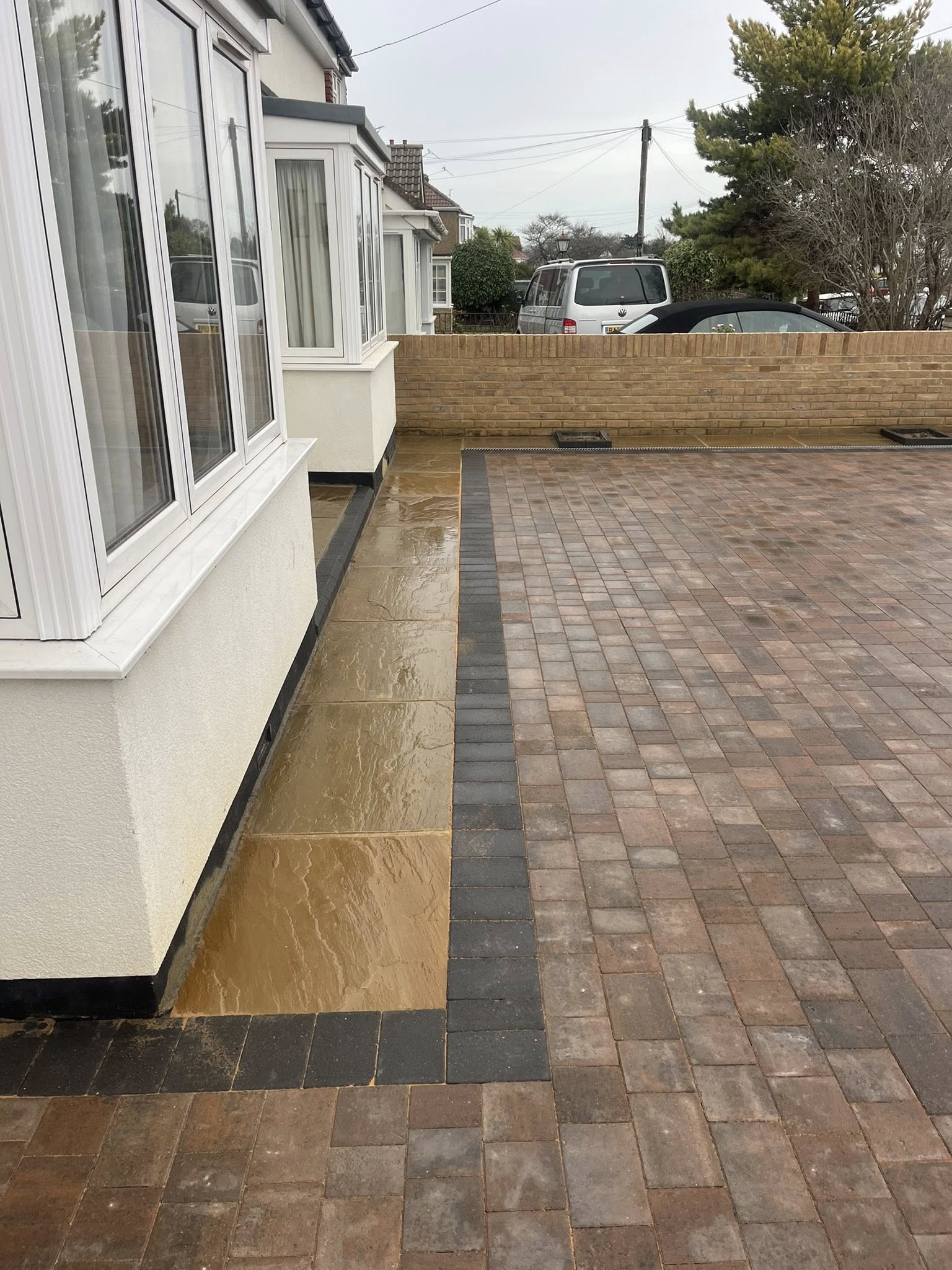 Charcoal border detail on Burnt Oak block paving driveway Kent